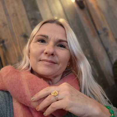 Modrite Pētersone-Helle
